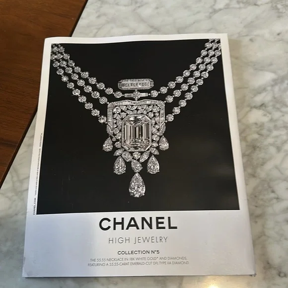 Harper’s bazaar magazines the art issue Dec 2024/jan 2025 - Picture 3 of 4